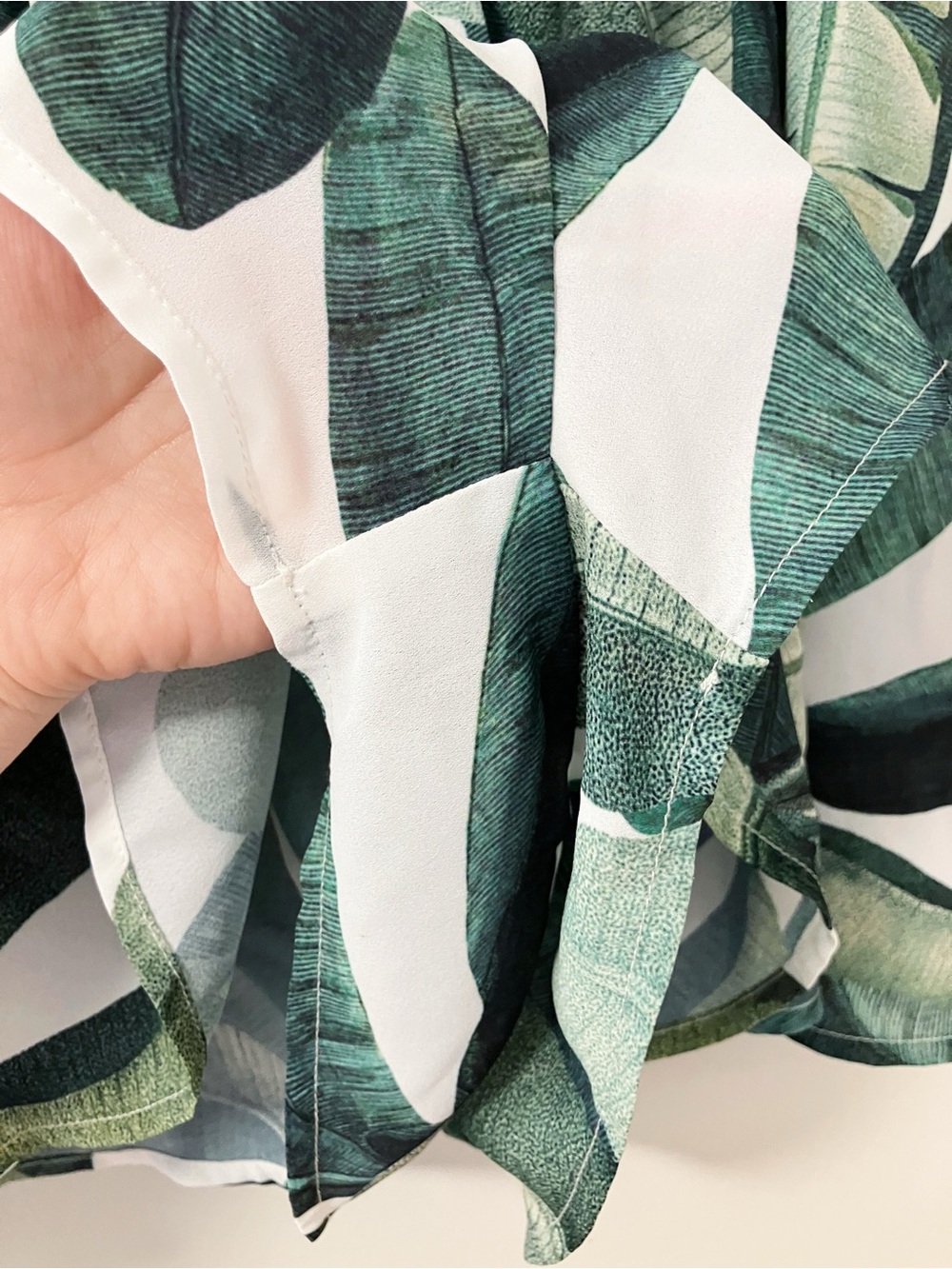 Show Me Your Mumu | Green Carlos Palm Shorts M Boho Lightweight Tropical - Picture 3 of 6